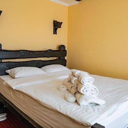 Dniprovskiy Dvir Stari Kodaky الغرفة الصورة
